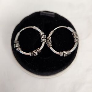 Vintage 90s Silver Hoop earrings